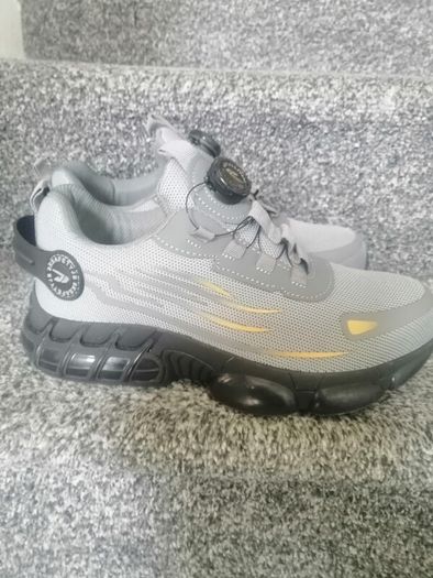 runners steel toe