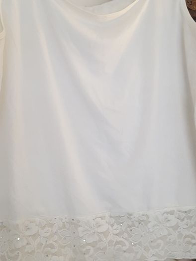 Sleeveless Off-white/cream Top