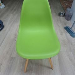 4 funky chairs, great condition, lightweight and durable.