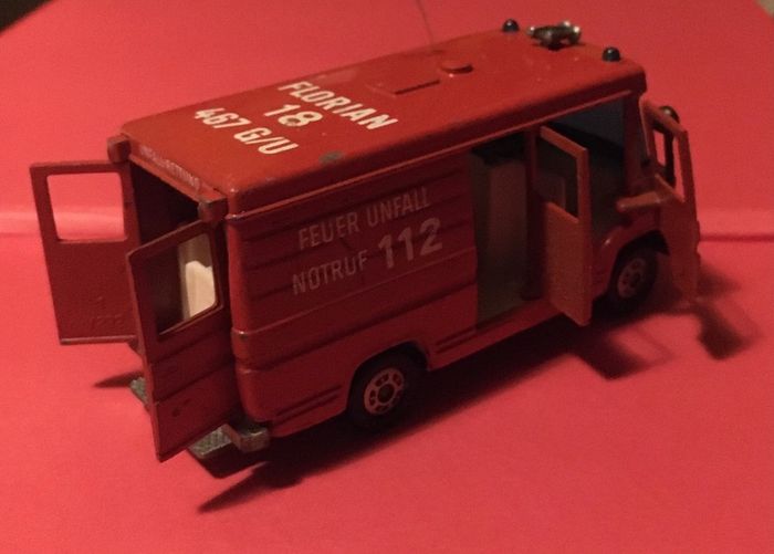 Siku Mercedes L406D Firevan