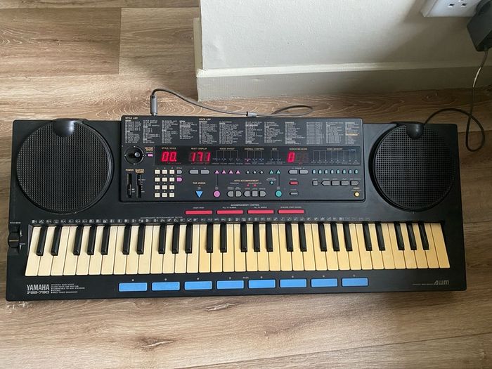 Yamaha PSS-790.