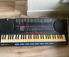 Yamaha PSS-790.