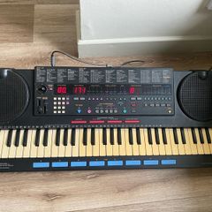 Yamaha PSS-790.