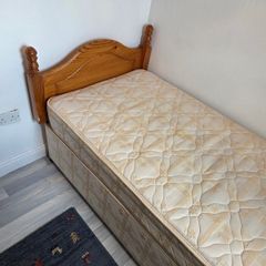 Single bed / mattress / headboard
