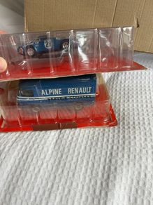 Alpine Renault diecast model set - race car and service van