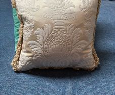 throw cushion