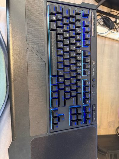 corsair k63 wireless and lapboard