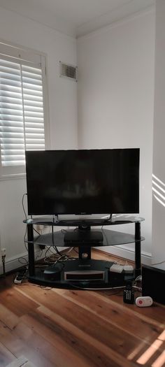 Smart TV & Home Entertainment