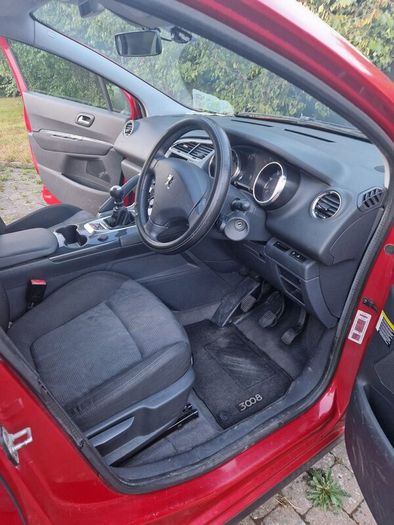 Peugeot 3008 2011