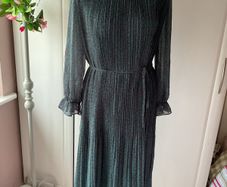 dress Bnwt midi pleated style dress baloot small 10/12