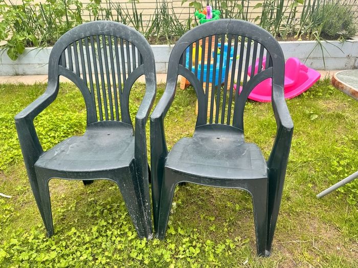 garden chairs