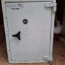 safe with drop box Image 4