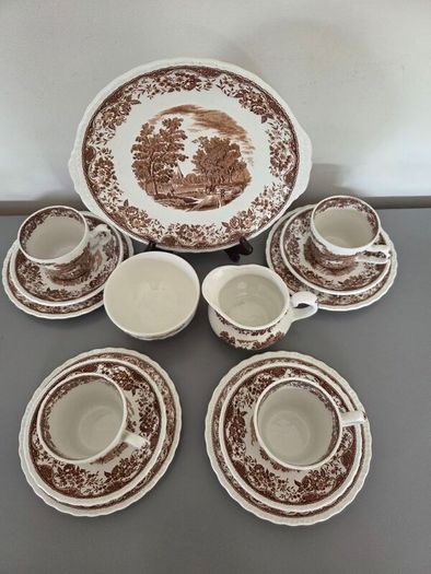 Tea Set Royal Tudor Ware