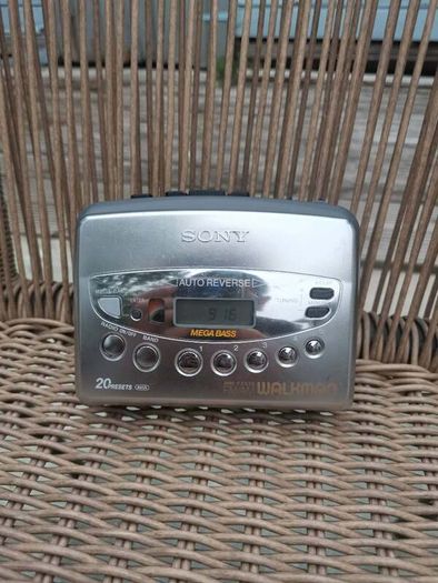 Sony WM-FX473 Walkman Cassette Player