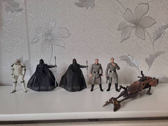 Star Wars figures