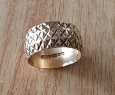Gold ring