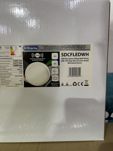 LED ceiling/wall light BNIB