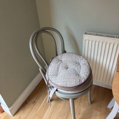 6 chairs