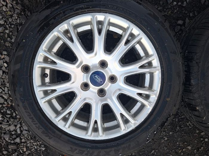 16" Genuine Ford Alloys with tyres