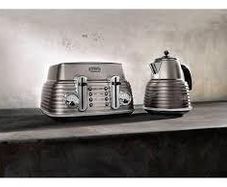 Beige Kettle and Toaster Set