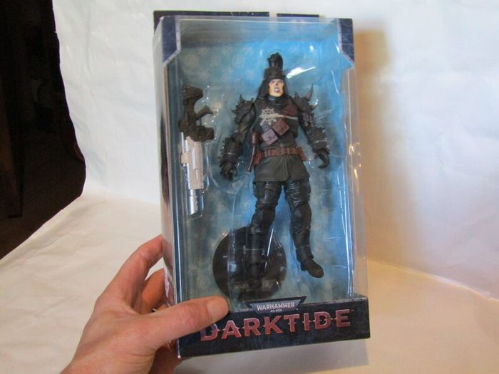 Warhammer 40K Mcfarlane Toys Figure Darktide Traitor Guard 40000 McFarlane Toys 7-Inch Action Figure Brand New Sealed