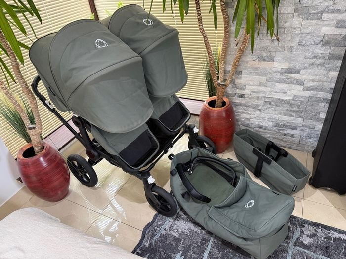 bugaboo donkey five in Black or Forest Green