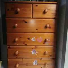 chest of drawers