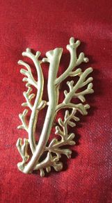 Beautiful Large Brooch. NEW.