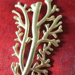 Beautiful Large Brooch. NEW.