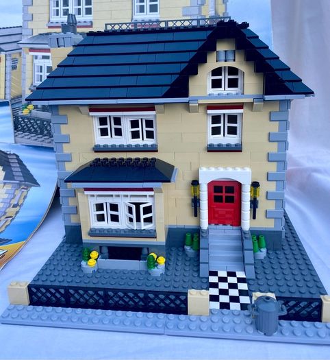 Lego Creator 3 in 1 Model Town House 4954 PRICE DROP