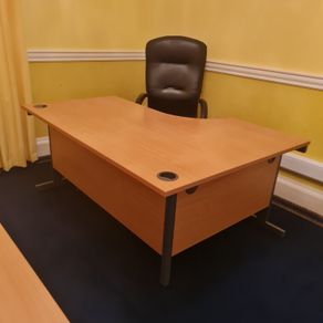 managers corner office desk