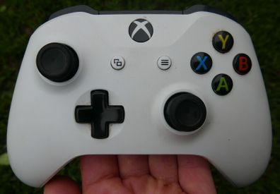 Xbox One Official Wireless Controller