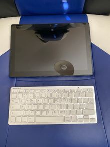Lenovo Miix 520 (i5 8th Gen) 2-in-1 Tablet + Keyboard (Needs Battery)