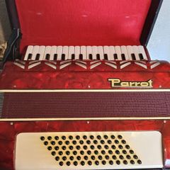 Parrot 72 Key Bass Accordion
