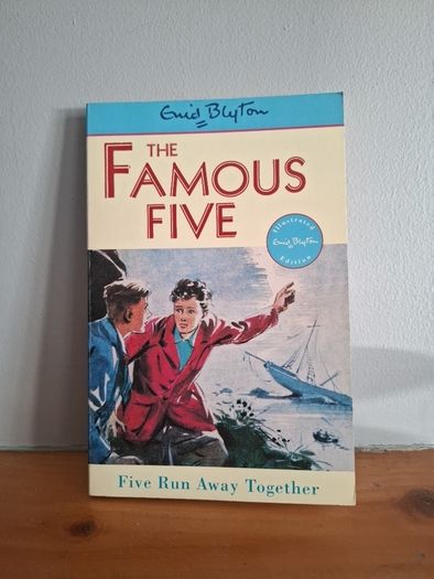 Famous Five Paperback Bundle