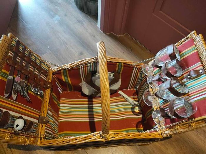 picnic basket