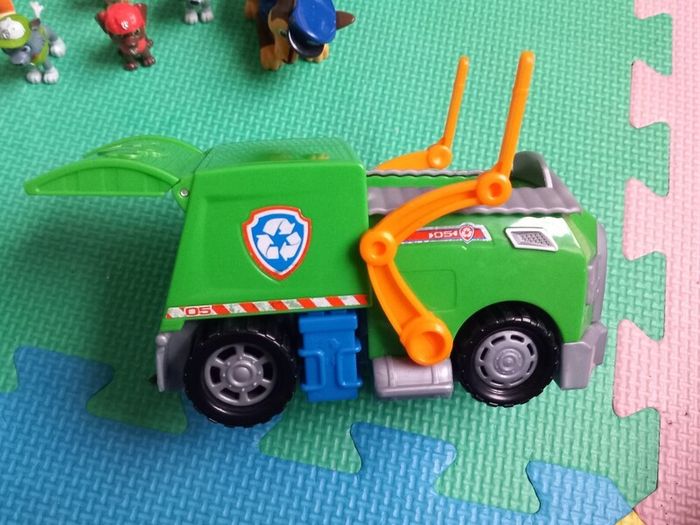 Paw patrol vehicles and figures