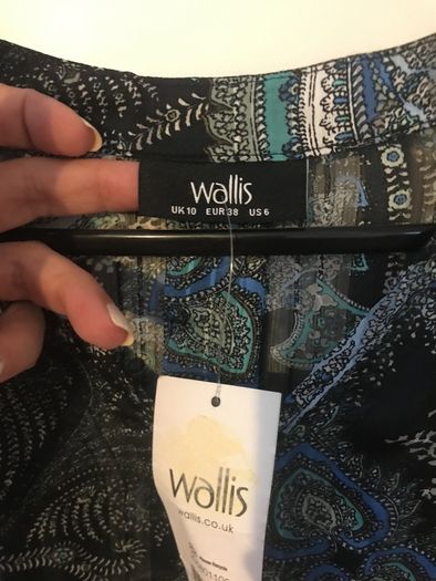 new wallis top