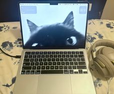 Macbook Air M4 13 inch 16GB 256GB  Still Under Warranty