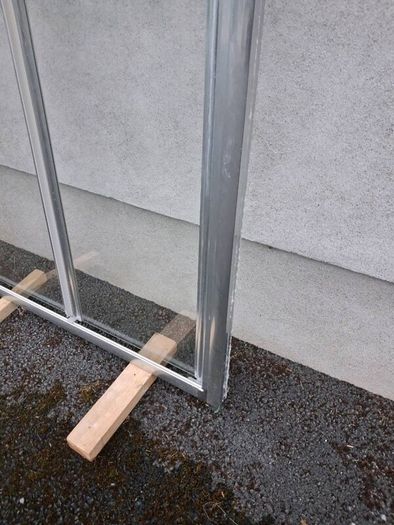 Bifold shower door