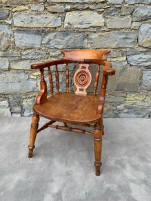 Late Victorian Windsor Captains Chair With Wheel Splat.