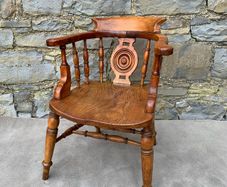 Late Victorian Windsor Captains Chair With Wheel Splat.