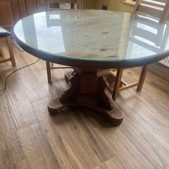 Kitchen table & 4 chairs