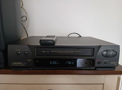 Mitsubishi HS-751V (IR) Hi-Fi Stereo VCR with Remote