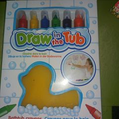 BNWT Draw in the Tub Bathtub Crayons and Sponge
