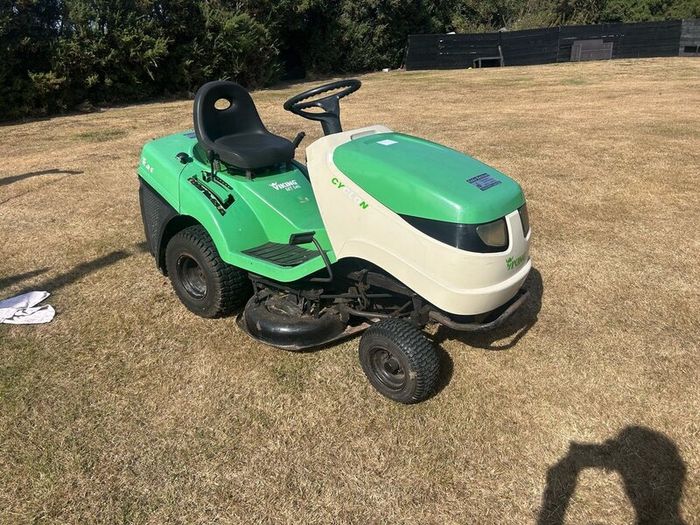 Tractor lawnmower