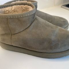 kids boots Green size 4
