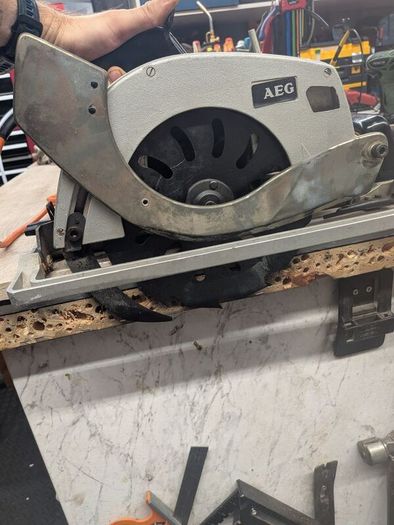 AEG 9in circular saw
