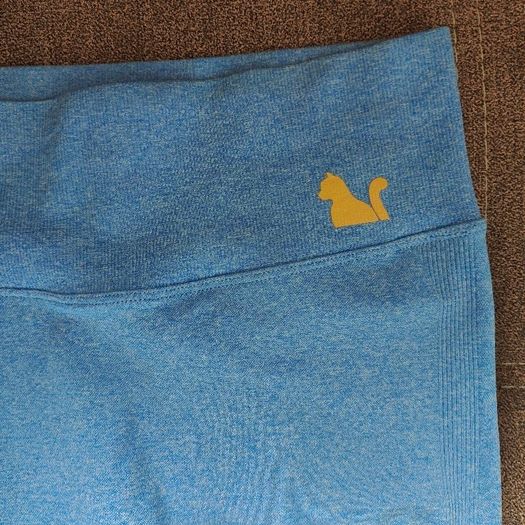 Seamless blue leggings with shaping effect, size S