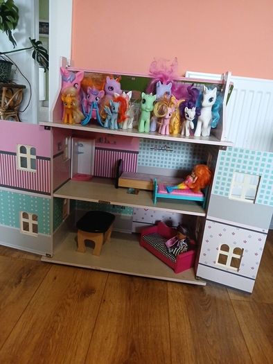 doll house